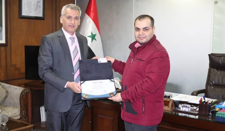 تسّلم المهندس سامر العش مدير عام هيئة الإشراف على التأمين شهادة وبطاقة اعتماده (مدير تدريب معتمد) من اتحاد المدربين العرب 