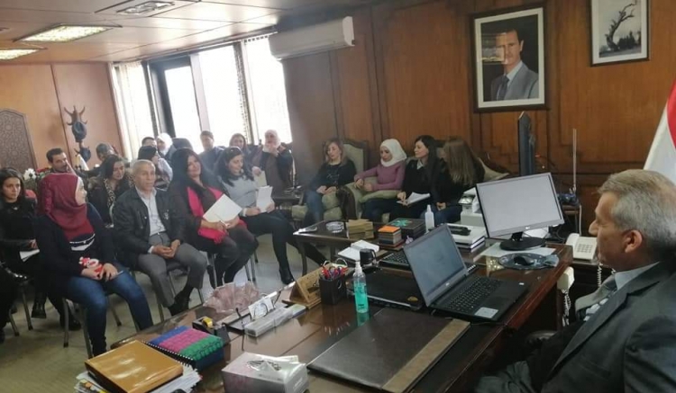 اجتماع مدير عام هيئة الإشراف على التأمين مع جميع الكادر الإداري والوظيفي للهيئة